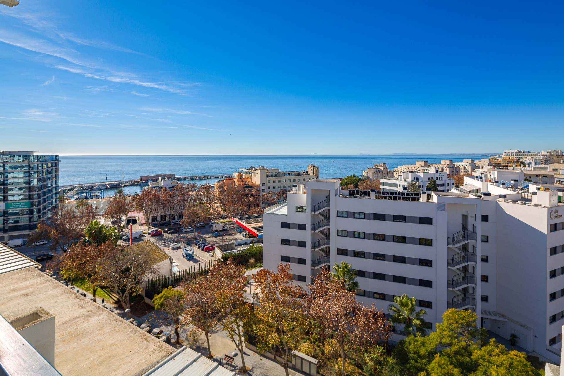 Duplex Penthouse with panoramic sea views in Playa Bajadilla - Puertos, Marbella